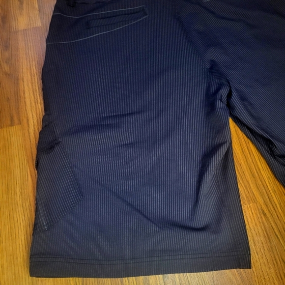 Lululemon Men’s Hybrid Striped Shorts Size 40 – Athletic Casual Performance A84 - Picture 8 of 8